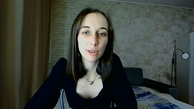 Anika_bloom webcam