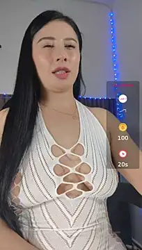 Emma_Hotkiss