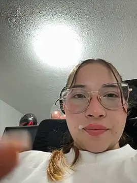 AliciaWhite_nt webcam