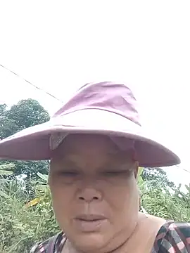 LoveMomy68 webcam