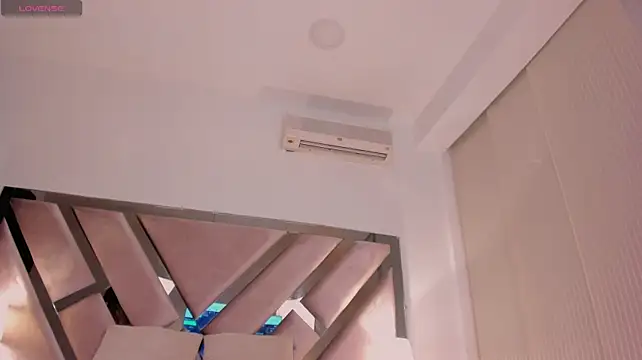 Emy_Laurens webcam