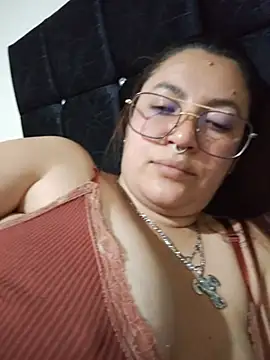samm_curvy