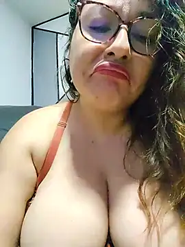 sakotodika (Ask my age) - Squirts