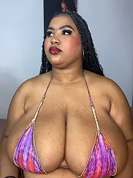 AinaraJimenez live cam on StripChat