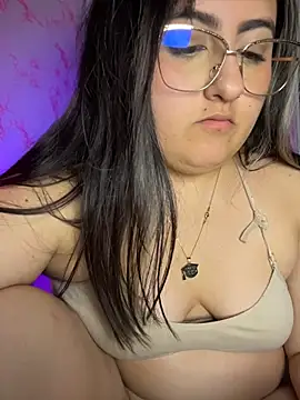 KaroBlush live cam on StripChat