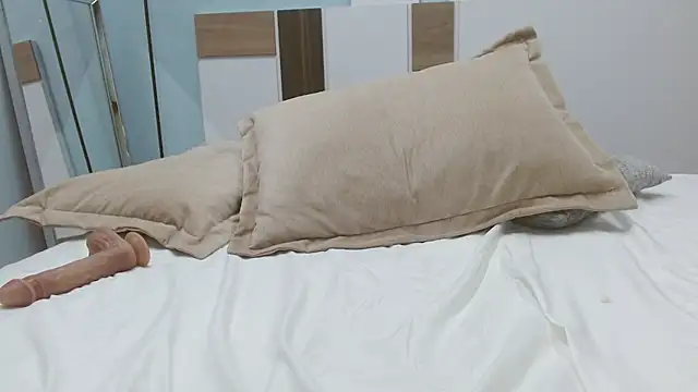 sophia_hadid webcam