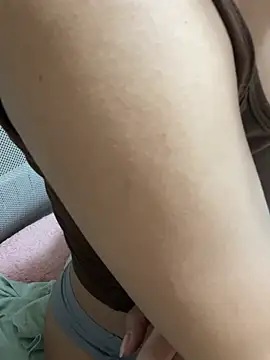 Mina048 webcam