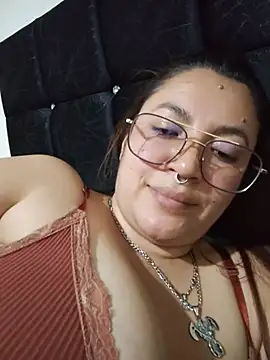 samm_curvy