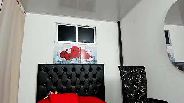 pinky_f00x live cam on StripChat