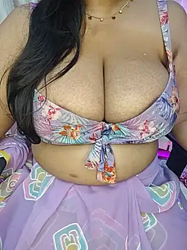Curvy_Pooja