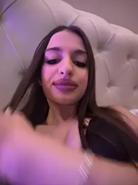 Anyssia live cam on StripChat