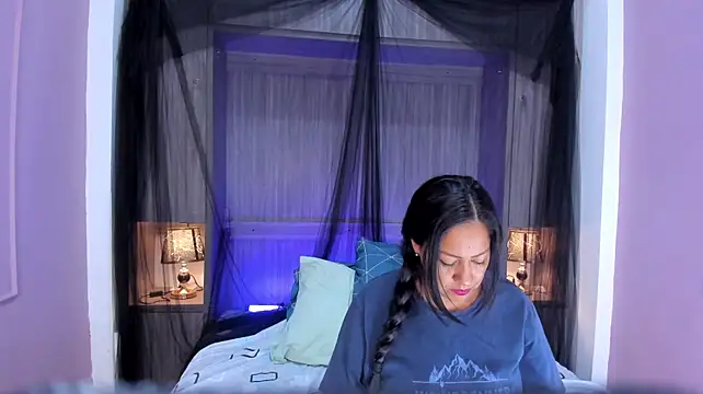 AllieBennet live cam on StripChat