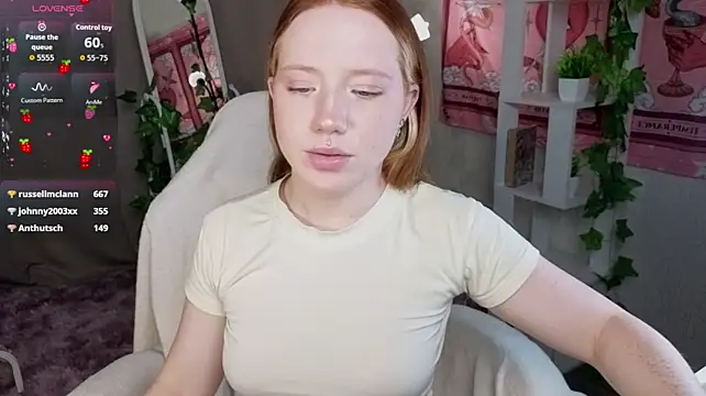 Sparky_fox live cam on StripChat