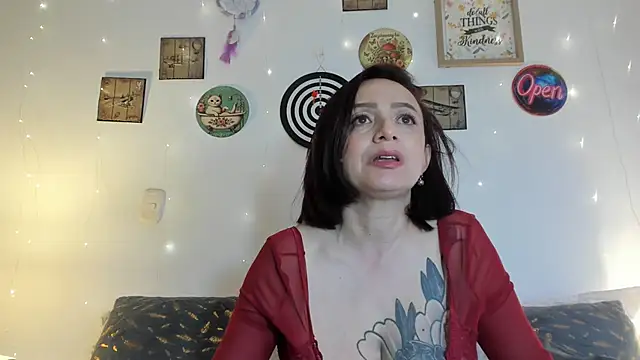 SHINE_Coral live cam on StripChat