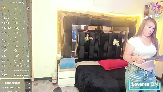Red_juligp live cam on StripChat