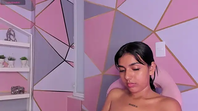 Princess_little live cam on StripChat