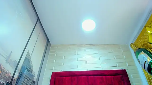 LolaSkinny live cam on StripChat