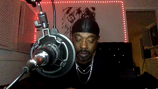 BigDaddyDy live cam on StripChat