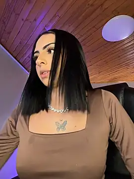 Hilary_pinkk live cam