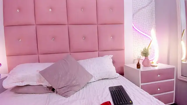 NATALIABREITONS webcam