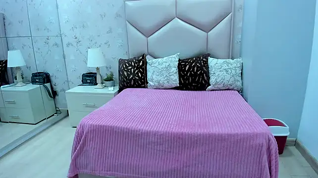 Saray_Sykes webcam