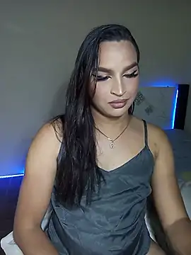 kylieloliskiss live cam on StripChat