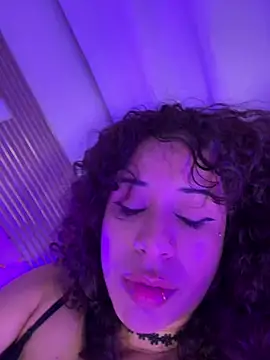 Woo_isDaphne live cam on StripChat