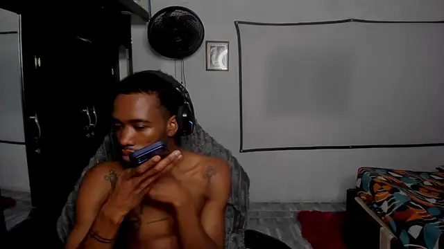 Kofi_exotic_2 webcam
