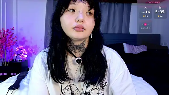 Lein_Bone live cam on StripChat