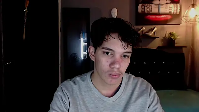 haku_nayro live cam on StripChat