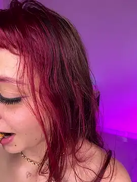 NandaVixen live sex cam