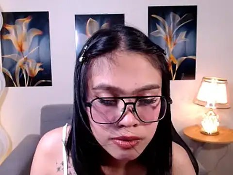 kylie_cum27
