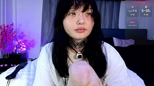 lein_bone (F teen) - fingering ass