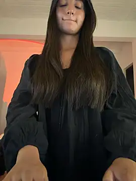 aly_golden_ live sex cam