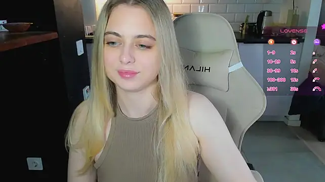 blonde_kellyy
