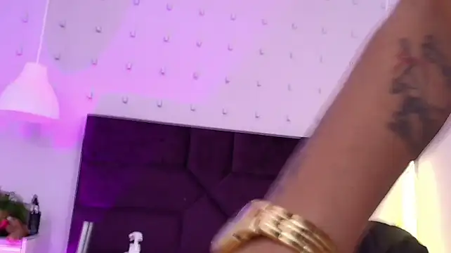 Tammysanz live cam on StripChat