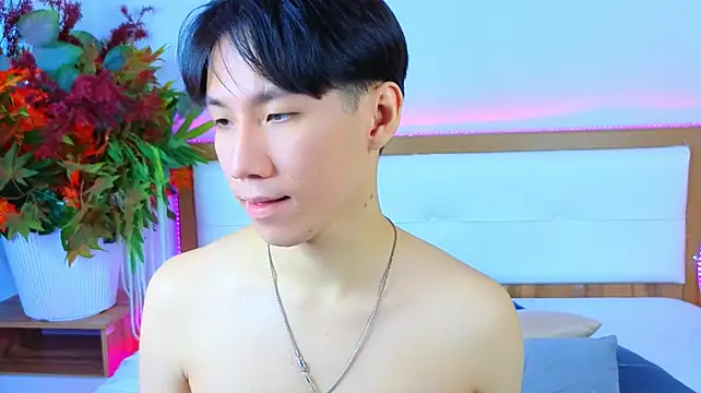 SunRay_o live cam on StripChat