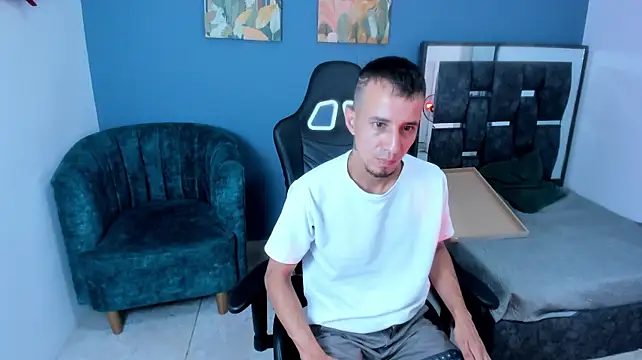 xteven_master19 live cam on StripChat