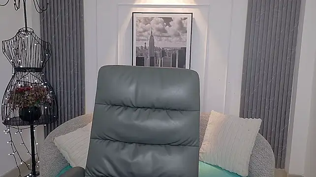 auravg live cam preview