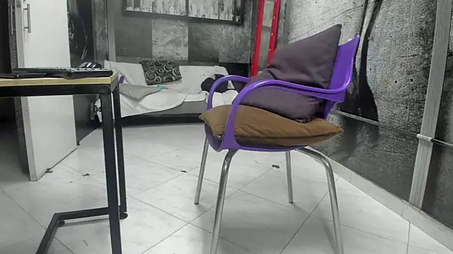 Gury_tattoo webcam
