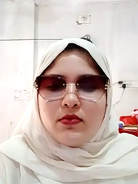 Nusrat-N live cam on StripChat
