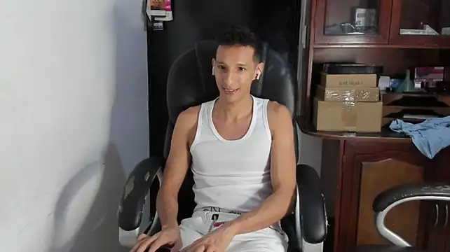 AlphaMarco live sex cam