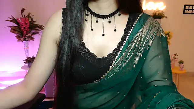 Maanya_01 live cam on StripChat