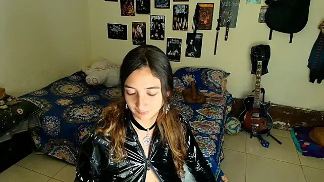 alucarda_666 live cam on StripChat