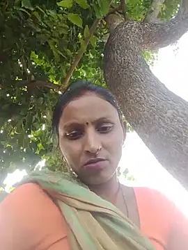 Juli_rathore live cam on StripChat