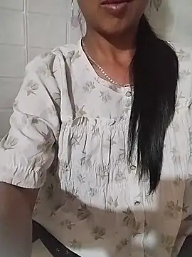 Helen-nn live cam on StripChat