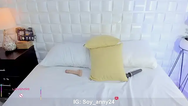 anny_rouse24 live cam on StripChat