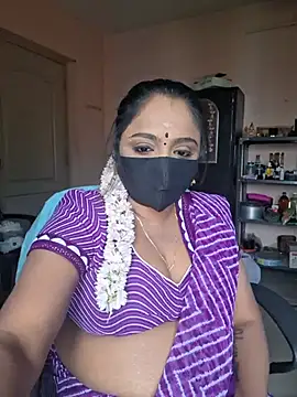 Lovely-Jeni live cam on StripChat