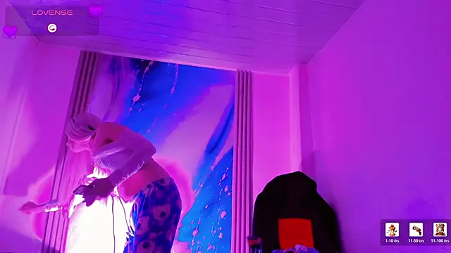 Maddye_Fox live cam on StripChat