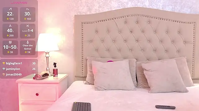 Zara_Monroe_